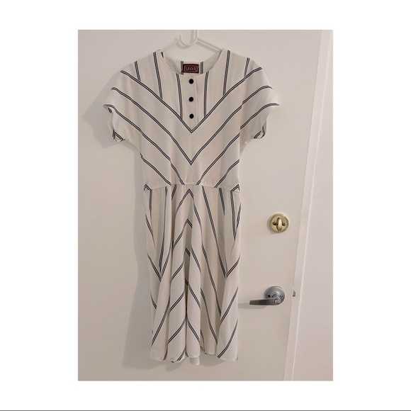 Vintage Dresses & Skirts - Vintage shift dress